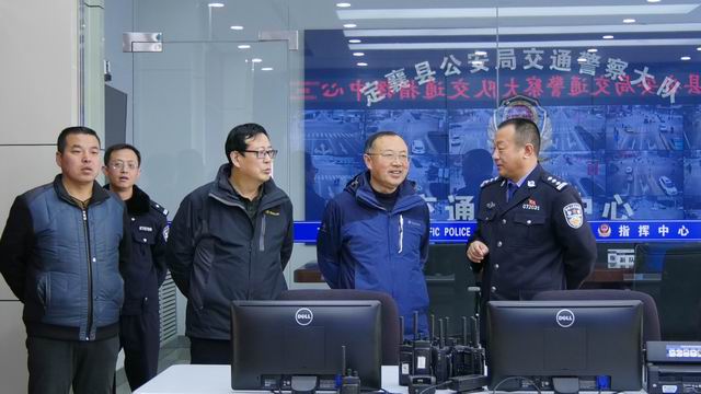 定襄交警;护师生保畅通受到社会好评 - 山西省忻州市忻府区新概念文化
