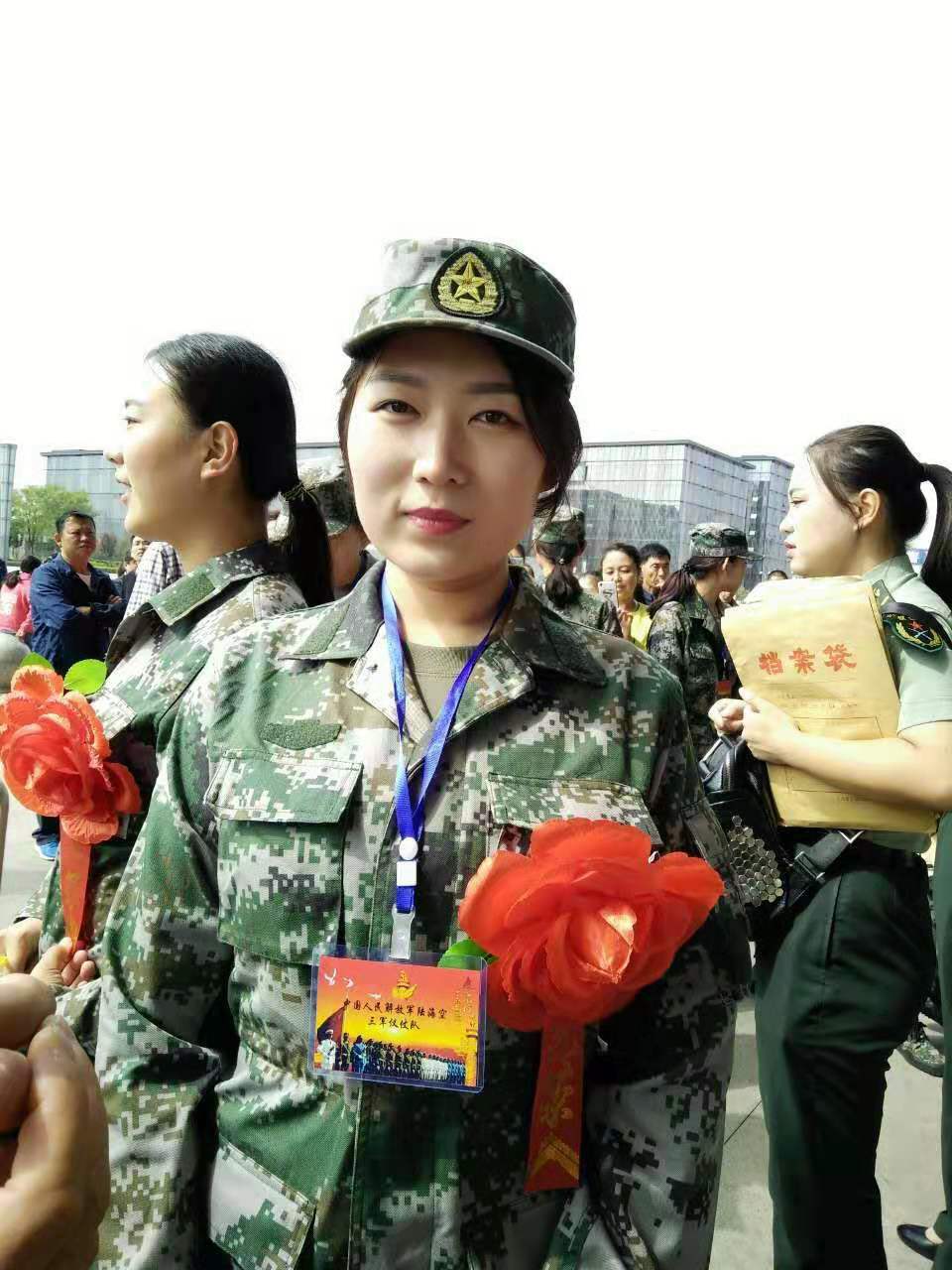 忻州骄傲了国庆阅兵三军仪仗队女兵方阵有咱忻州女孩刘雨晴 (都市聚焦